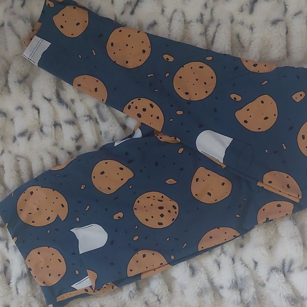 NEW LuLaRoe Tall and Curvy leggings
